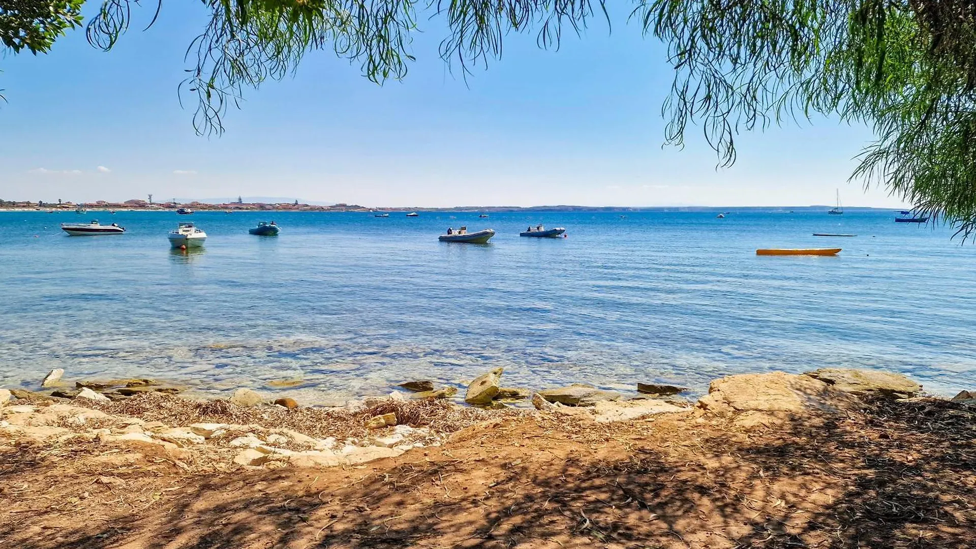 Acqua Chiara Beachfront Home Putzu Idu