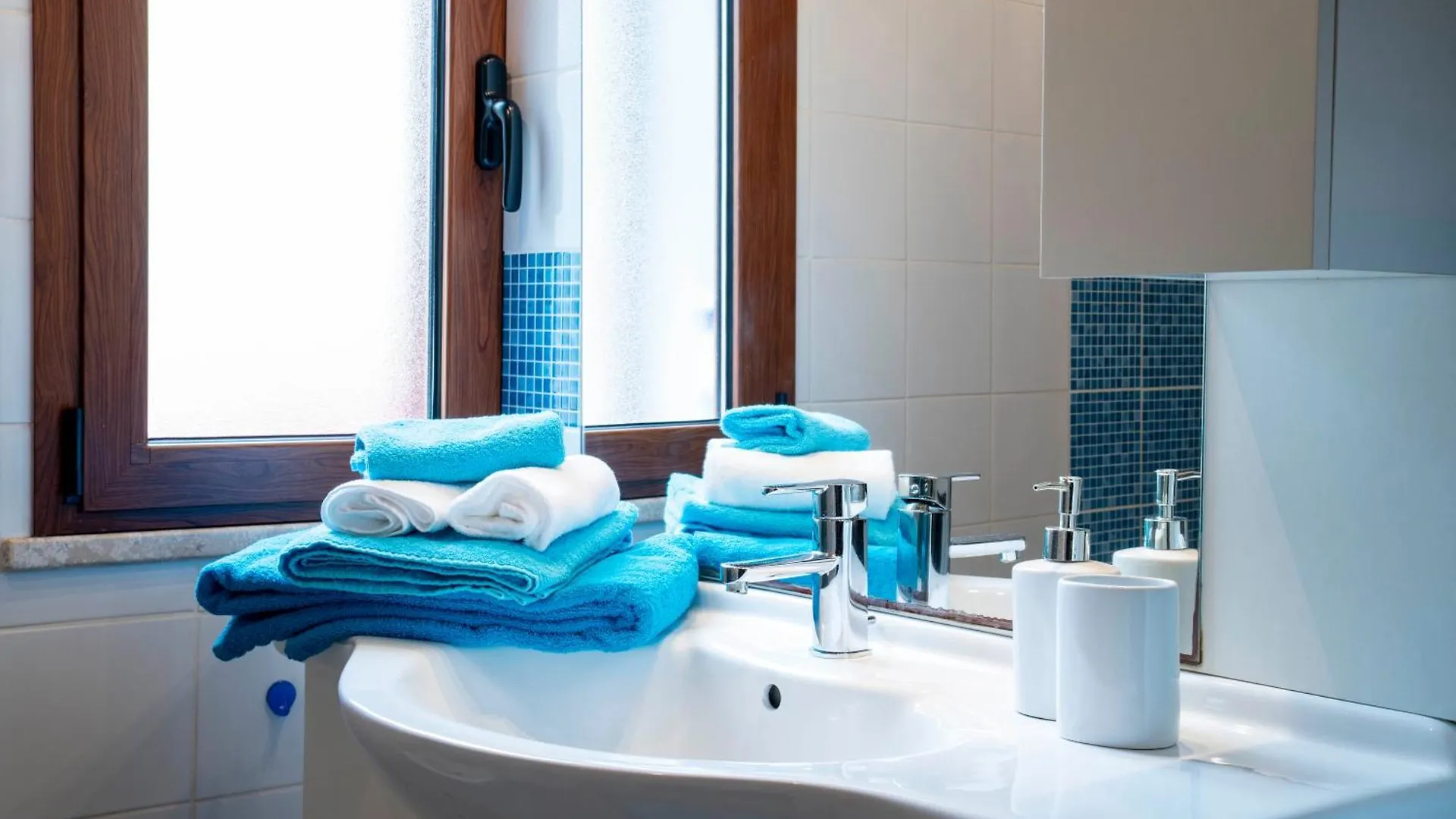 Semesterbostad Acqua Chiara Beachfront Home Putzu Idu Italien